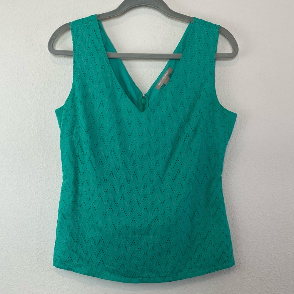 Banana Republic Eyelet Top Blouse V-neck Mint Green Sz 6 Sleeveless Fully Lined